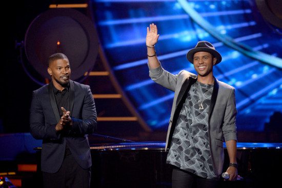 Jamie Foxx and Rayvon Owen performs on the "American Idol XV" finale
