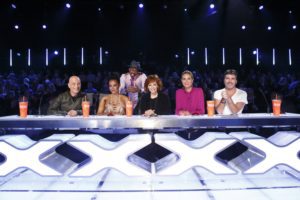 Reba McEntire poses with the AGT talent