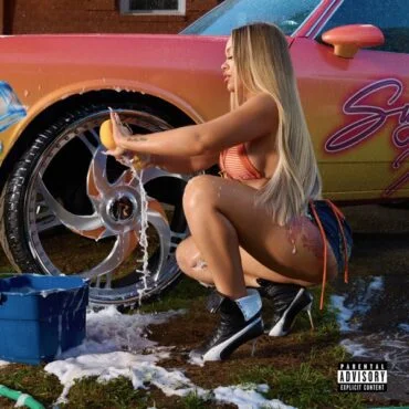 Latto’s spitfire delivery and superb production from Go Grizzly, Pooh Beatz, and the Stereotypes on Sugar Honey Iced Tea will satisfy rap fans. (Album cover property of Streamcut and RCA Records) 